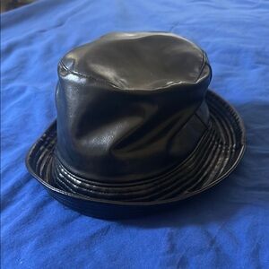 GAP vegan Leather Bucket Hat